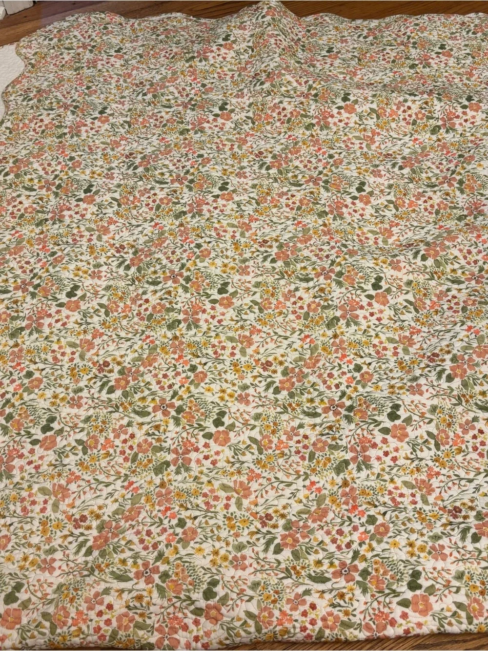 Ballards Floral Queen Quilt and Shams